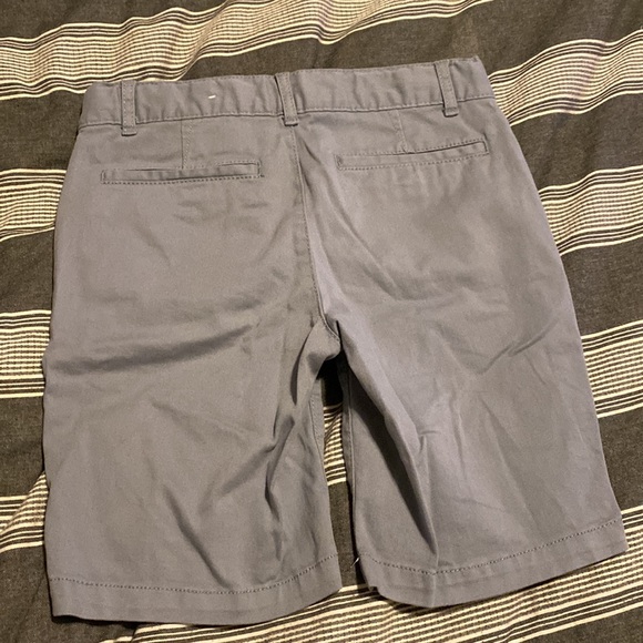 Children’s place shorts - Picture 2 of 2